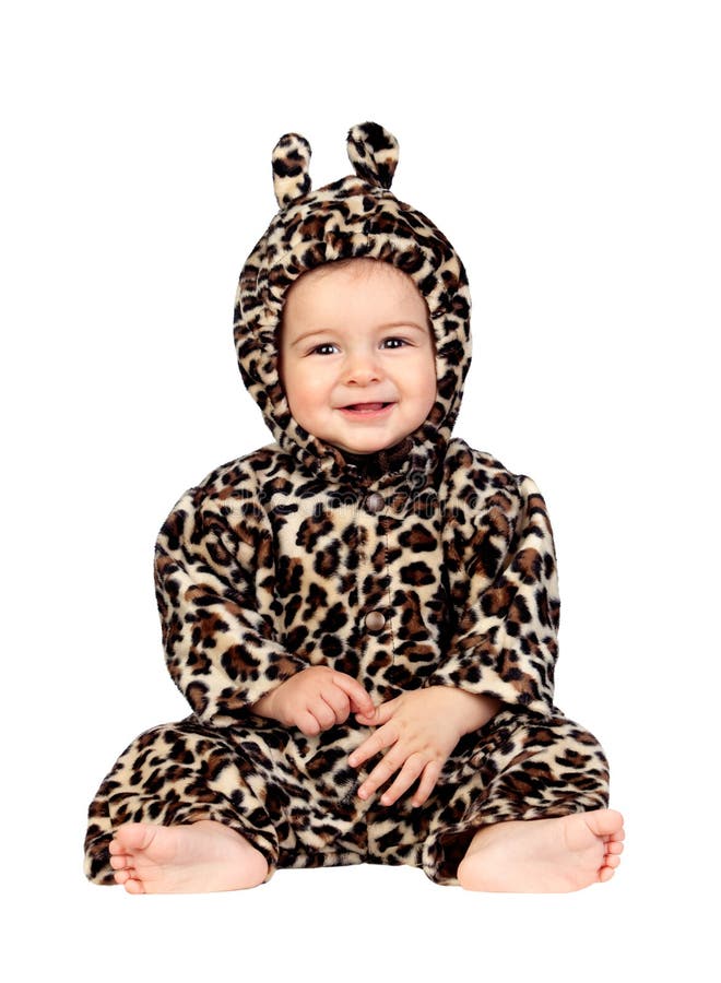 Niña adorable con el traje del leopardo