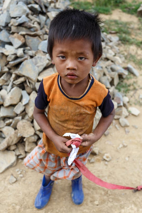Niño local en Chin State, Myanmar fotos de archivo