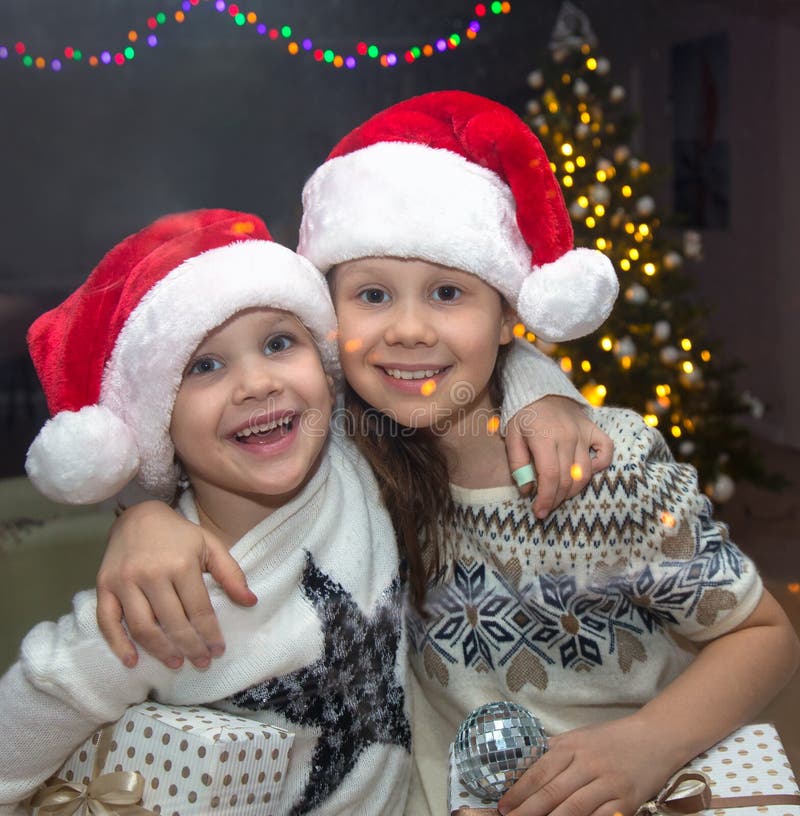 Niños en la Navidad fotos de archivo Niños en la Navidad fotos de archivo