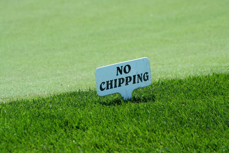 No chipping sign on a practice green