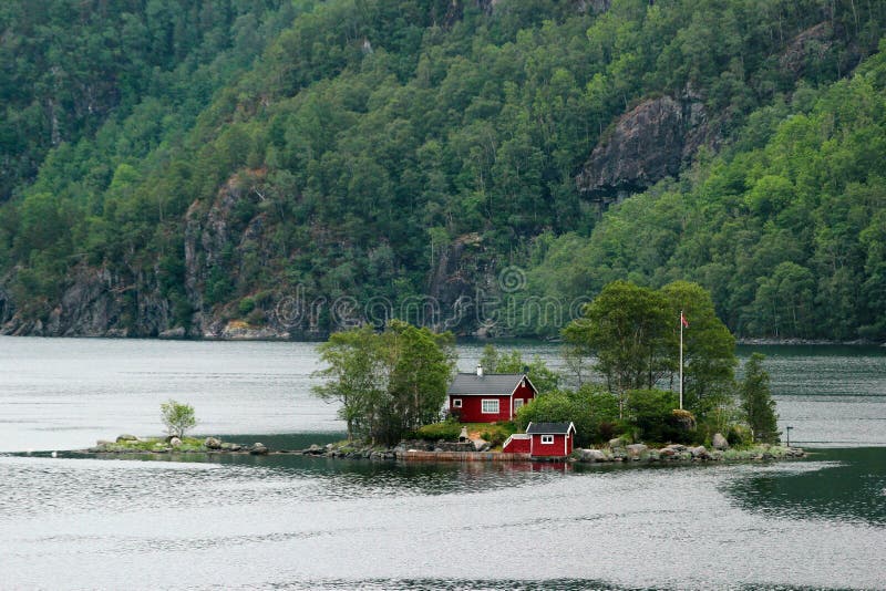 Noah ` S Eiland Eilandplattelandshuisje in Suldal, Lovrafjorden ...