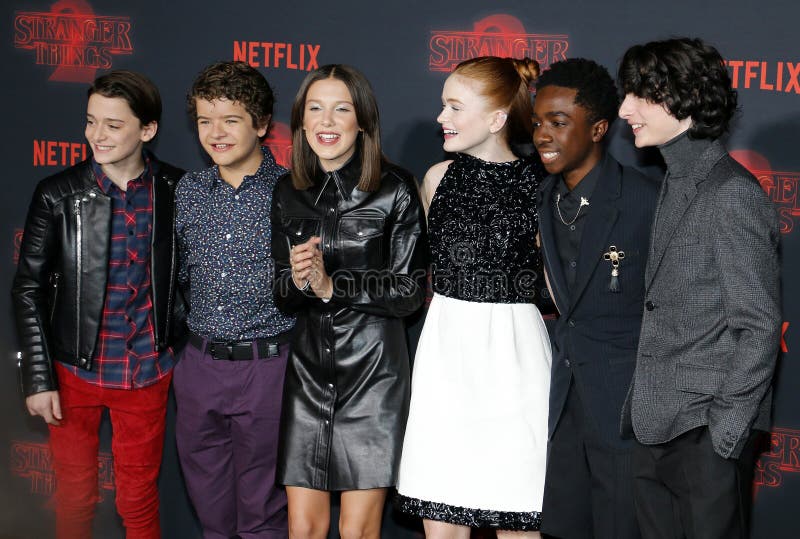 Noah Schnapp, Gaten Matarazzo, Millie Bobby Brown, Sadie Sink, Caleb McLaughlin und Finn Wolfhard lizenzfreies stockfoto