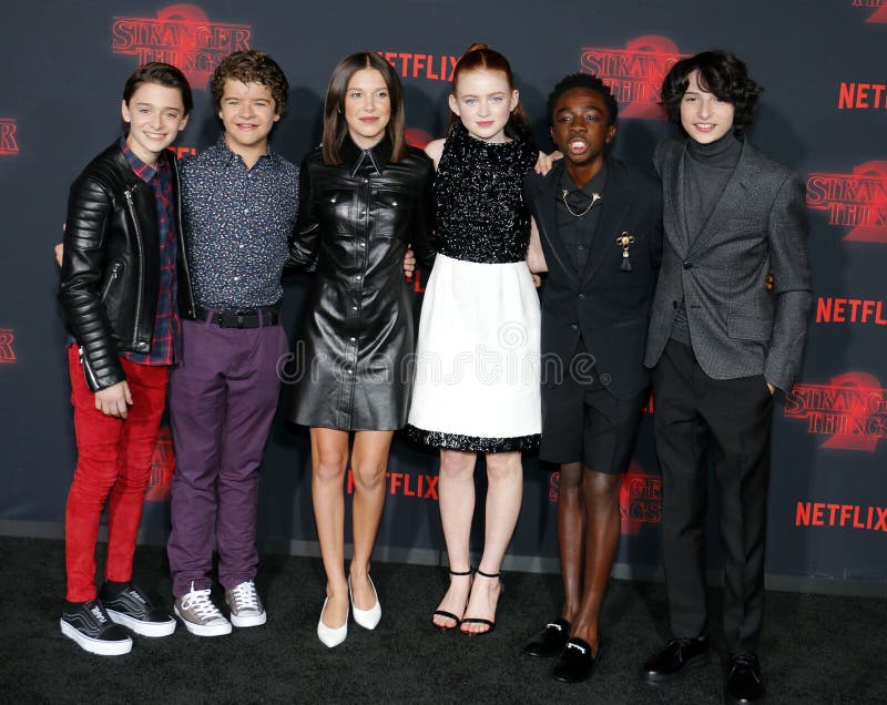 Noah Schnapp, Gaten Matarazzo, Millie Bobby Brown, Sadie Sink, Caleb McLaughlin und Finn Wolfhard lizenzfreie stockbilder