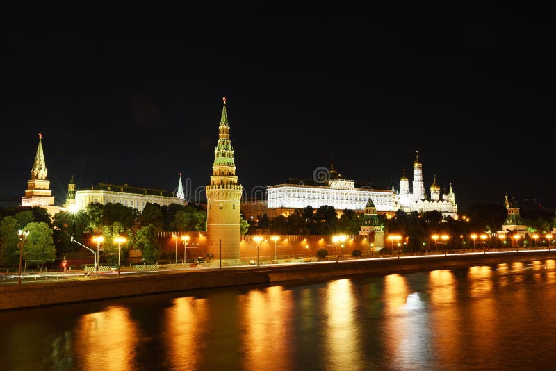 Noc widok Kremlin i Moskva rzeka, Moskwa, Rosja obraz stock Noc widok Kremlin i Moskva rzeka, Moskwa, Rosja obraz stock