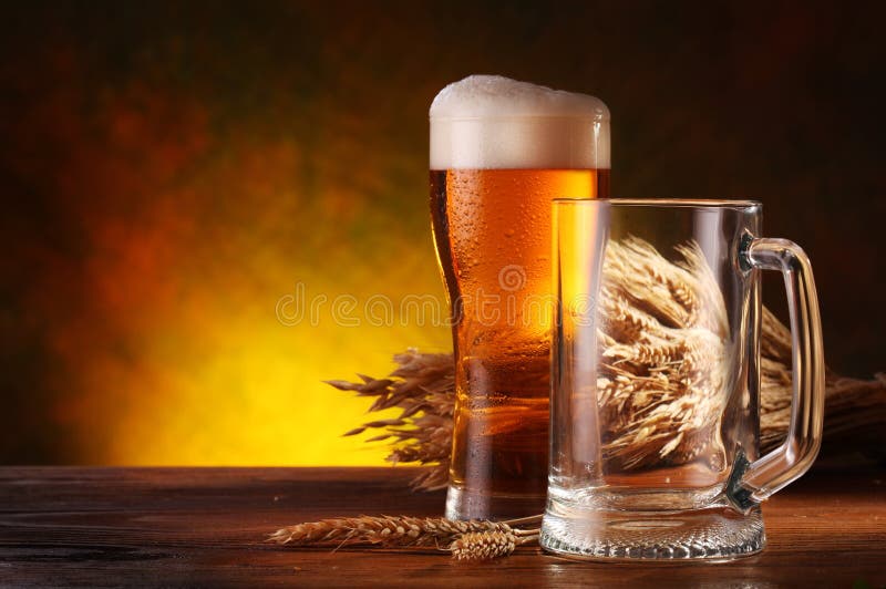 Noch Leben mit einem Fassbier lizenzfreie stockfotos Noch Leben mit einem Fassbier lizenzfreie stockfotos