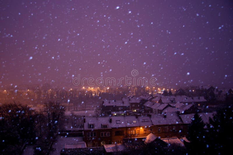 Noche del invierno Nevado fotografía de archivo libre de regalías Noche del invierno Nevado fotografía de archivo libre de regalías