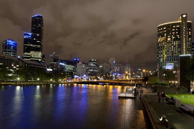 Noite de Yarra do rio, Melbourne imagem de stock Noite de Yarra do rio, Melbourne imagem de stock