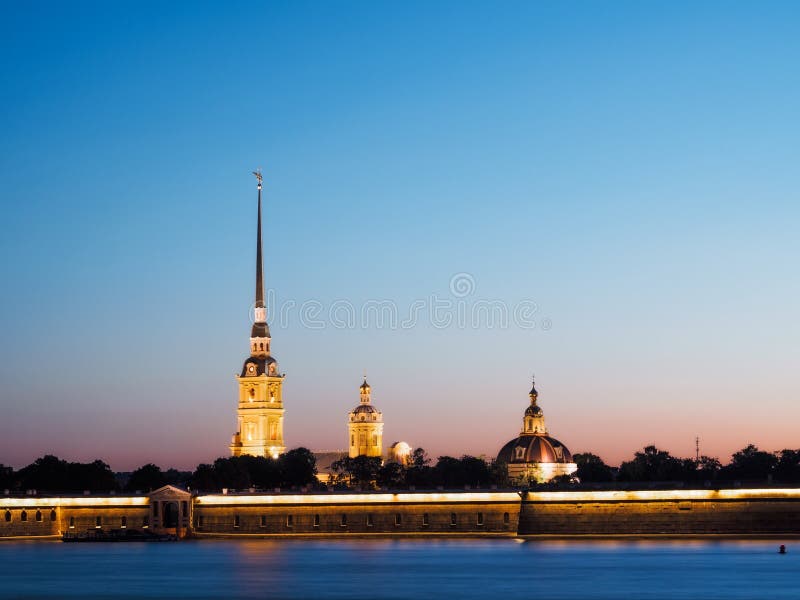 Noite St Petersburg Noites brancas fotos de stock royalty free Noite St Petersburg Noites brancas fotos de stock royalty free