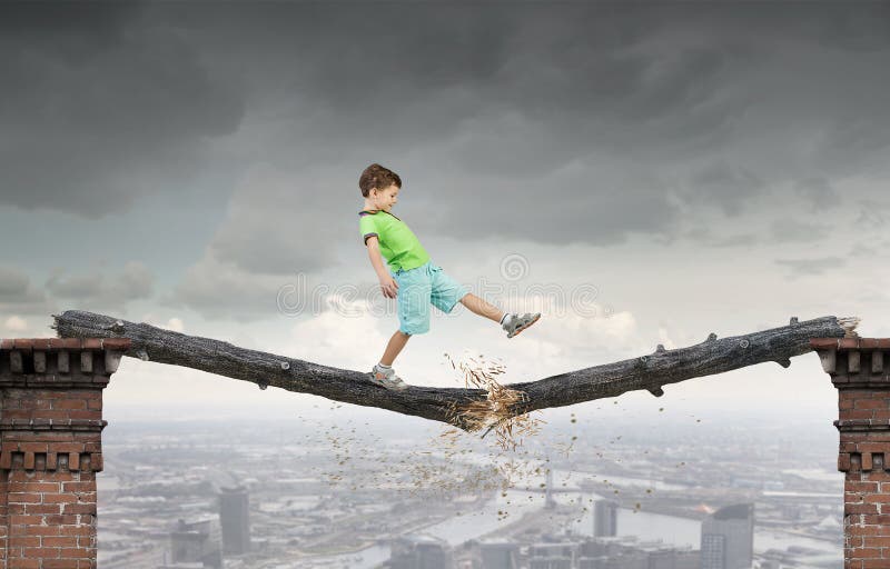 Non lasci il vostro bambino che cammina intorno Media misti immagine stock libera da diritti Non lasci il vostro bambino che cammina intorno Media misti immagine stock libera da diritti