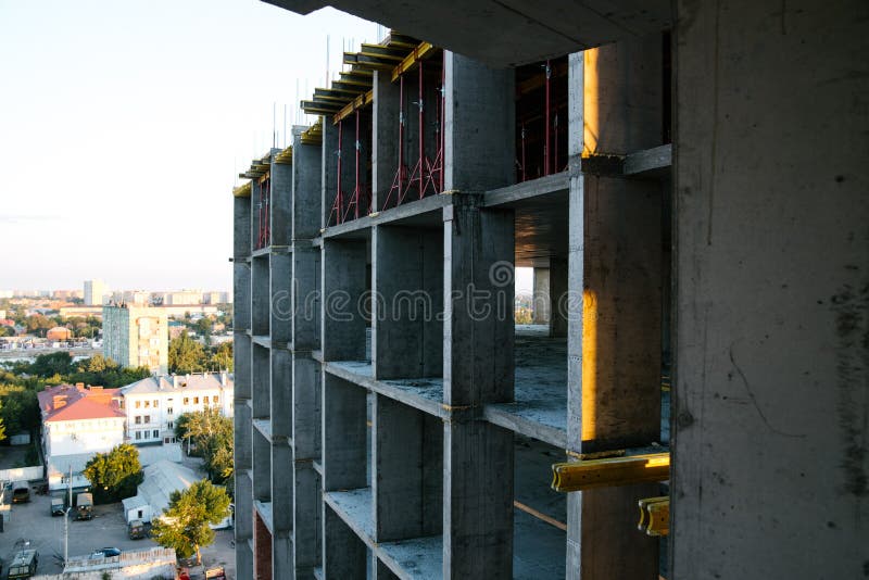 κτίριο εργοταξίου με κατασκευή τσιμέντου στοκ εικόνες με δικαίωμα ελεύθερης χρήσης