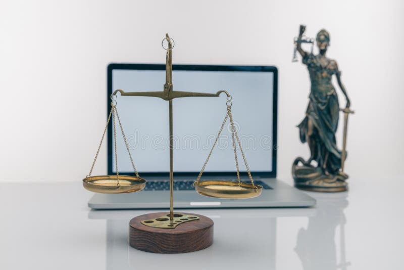 δικαστής και νομικοί δικαστηρίων που έχουν συνάντηση ομάδας δικηγορικού γραφείου. έννοιες δικαίου και νομικές υπηρεσίες στοκ φωτογραφίες