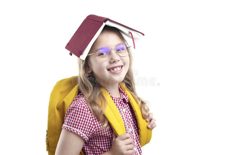 背着背包的女学生. 白人女孩微笑肖像回归学校概念 免版税库存图片