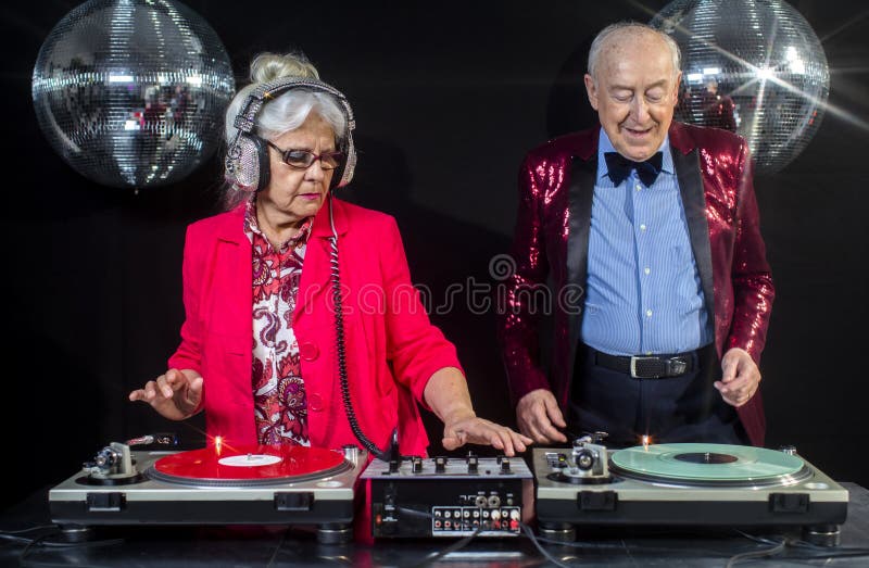 Nonna e nonno DJ immagini stock libere da diritti