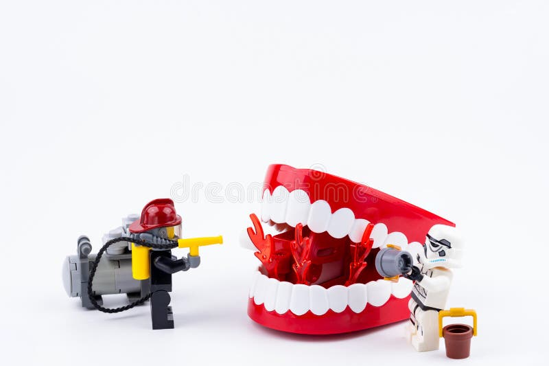 Nonthabure, Thailand - Mei, 17, 2017: Sto van Lego Fireman en Lego- stock afbeeldingen Nonthabure, Thailand - Mei, 17, 2017: Sto van Lego Fireman en Lego- stock afbeeldingen