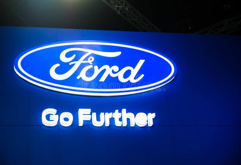 Logotipo de Ford Go Further Motor Company. foto editorial go further Logotipo de Ford Go Further Motor Company. foto editorial
