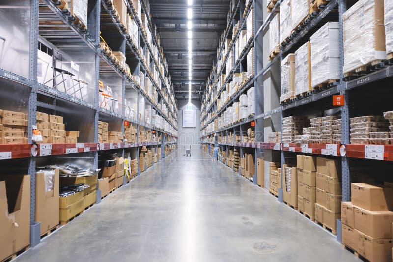 Nonthaburi, Thaïlande - 11 septembre 2018 : Secteur d'entrepôt de meubles d'IKEA Bangyai, grand inventaire images stock Nonthaburi, Thaïlande - 11 septembre 2018 : Secteur d'entrepôt de meubles d'IKEA Bangyai, grand inventaire images stock