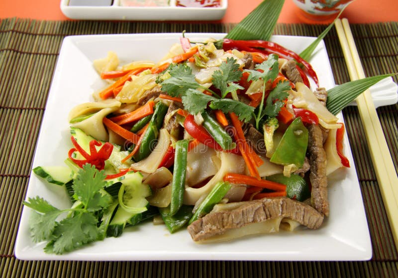 Noodle βόειου κρέατος stirfry στοκ εικόνα
