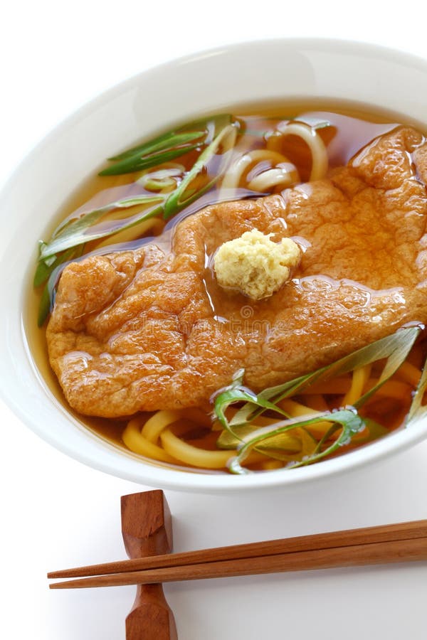 Noodles Kitsune udon, ιαπωνική κουζίνα στοκ εικόνα με δικαίωμα ελεύθερης χρήσης