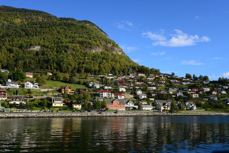 Noorwegen in notedop-Gudvangen stock afbeeldingen Noorwegen in notedop-Gudvangen stock afbeeldingen