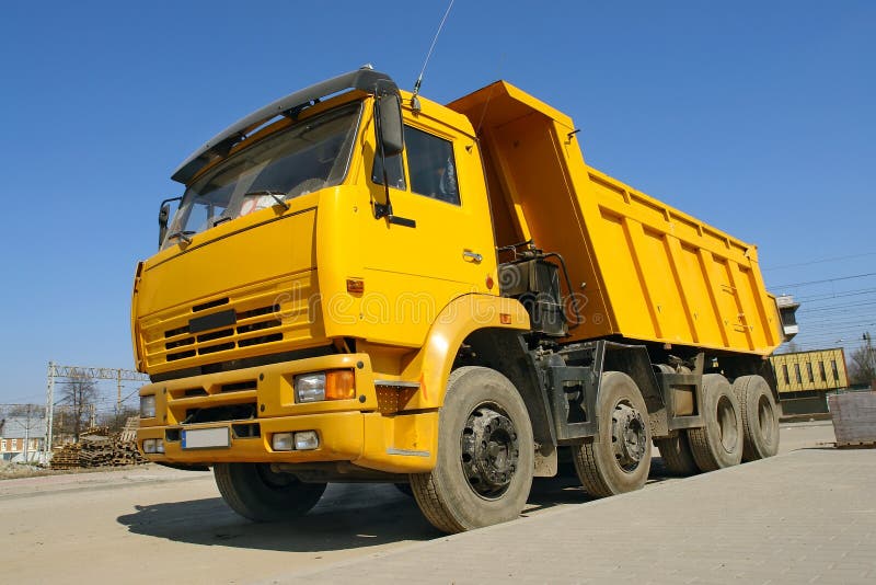 Nora ciężarówki żółty