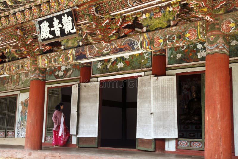 Nordkoreanischer Tempel stockbild