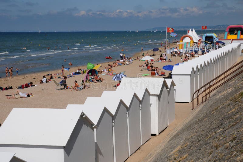 Normandie, η παραλία Cabourg το καλοκαίρι στοκ φωτογραφίες με δικαίωμα ελεύθερης χρήσης Normandie, η παραλία Cabourg το καλοκαίρι στοκ φωτογραφίες με δικαίωμα ελεύθερης χρήσης