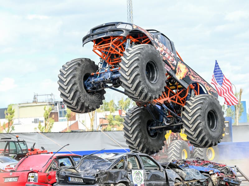 2,791 Monster Truck Stock Photos - Free & Royalty-Free Stock Photos from  Dreamstime