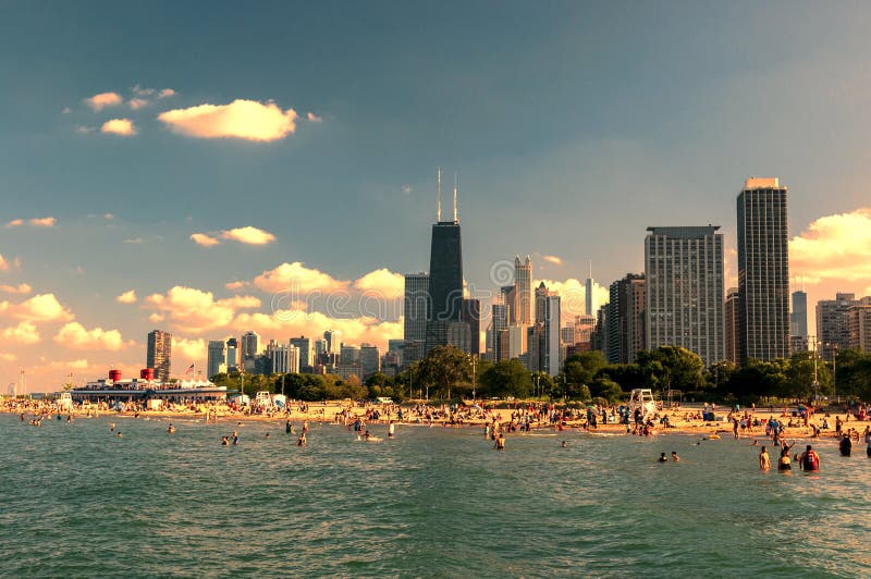 12th Street Beach Chicago Sunset Stock Photo 1024225219