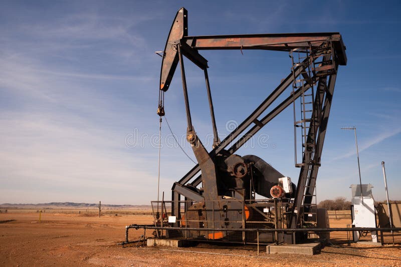 North- Dakotaöl-Pumpe Jack Fracking Crude Extraction Machine lizenzfreies stockfoto North- Dakotaöl-Pumpe Jack Fracking Crude Extraction Machine lizenzfreies stockfoto