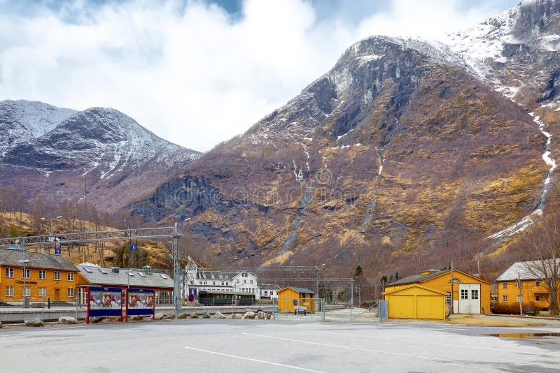 noruega Vale Flomsdalen Cidade e estação de trem Flam fotos de stock noruega Vale Flomsdalen Cidade e estação de trem Flam fotos de stock