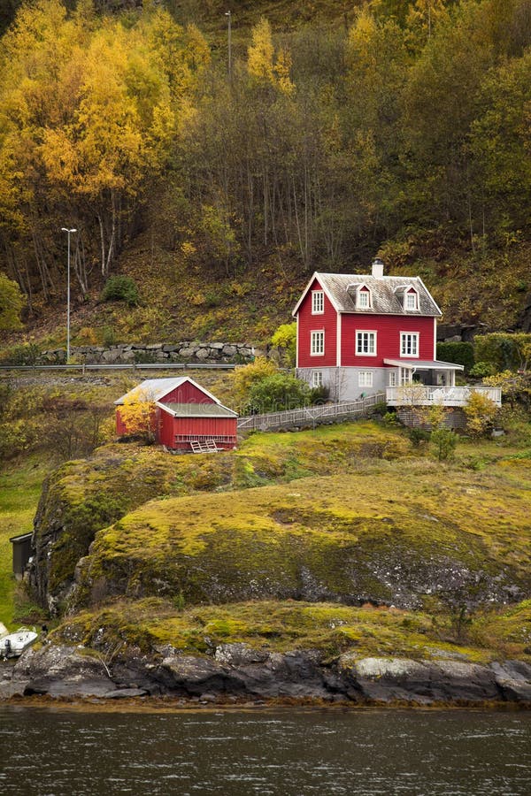 Norwegen, Land im Herbst lizenzfreie stockfotografie