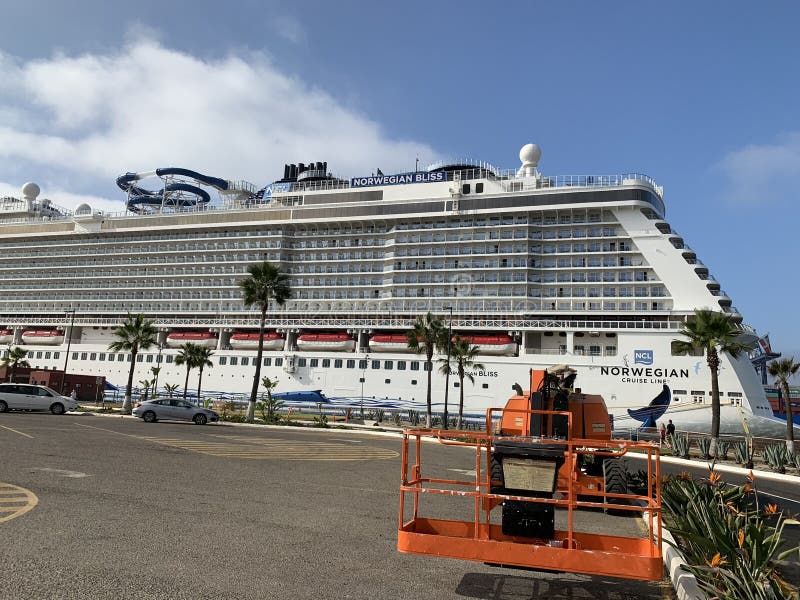 cruise ships in ensenada today