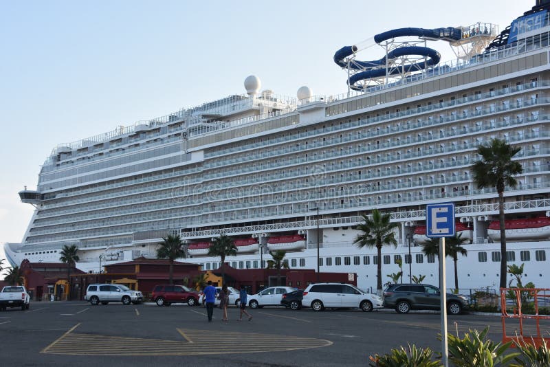 cruise ships in ensenada today