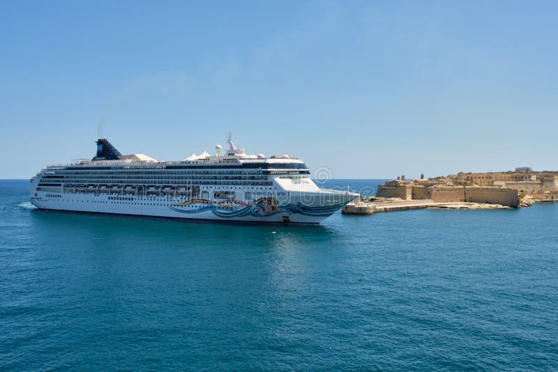 norwegian cruises malta