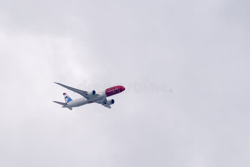 Norweski dalekiego zasięgu Boeing 787-9 Dreamliner w locie fotografia royalty free Norweski dalekiego zasięgu Boeing 787-9 Dreamliner w locie fotografia royalty free