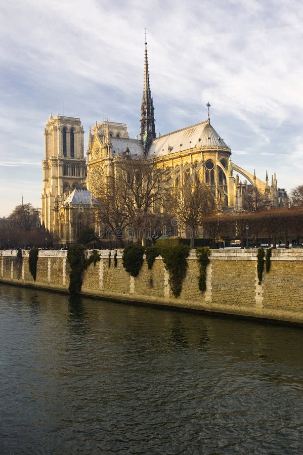 París sobre el atardecer.