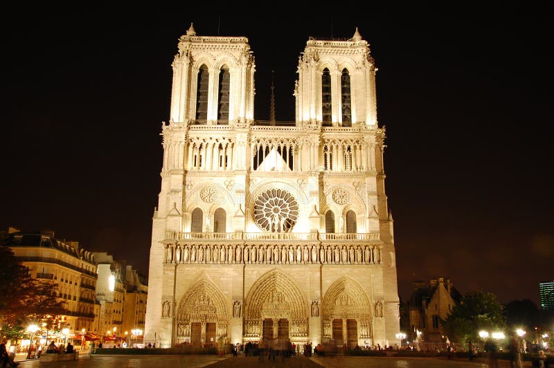 Notre Dame par nuit images libres de droits Notre Dame par nuit images libres de droits