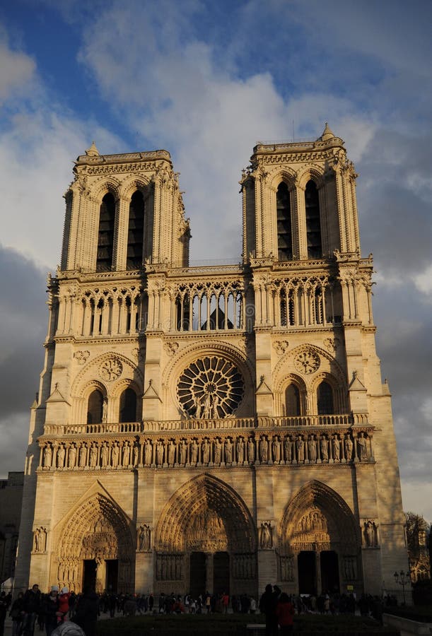 Notre paris dame стоковые изображения rf