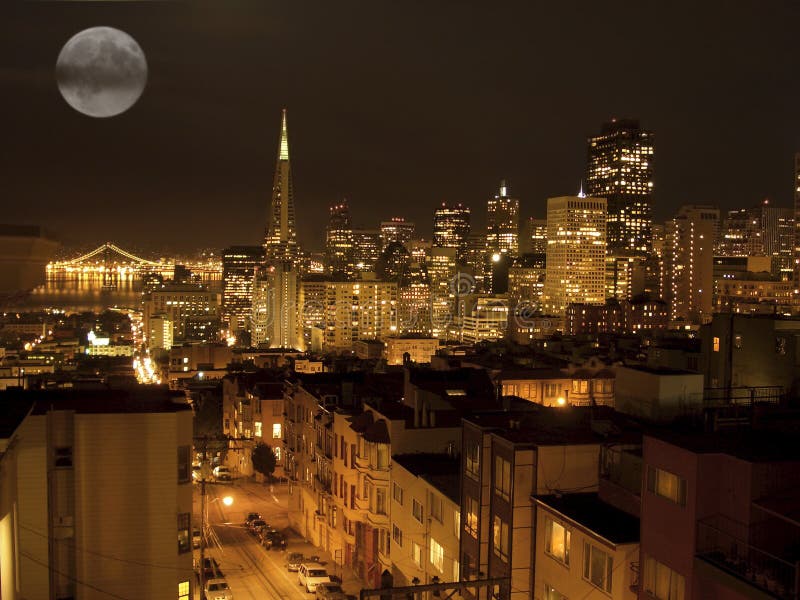 Notte dell'orizzonte di San Francisco immagine stock Notte dell'orizzonte di San Francisco immagine stock