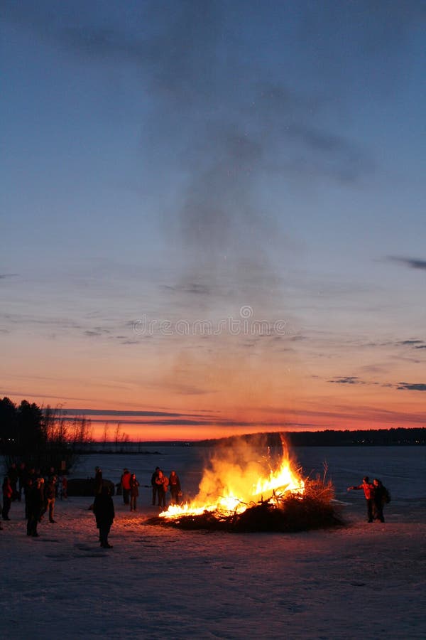 Notte di Walpurgis in LuleÃ¥ fotografie stock libere da diritti Notte di Walpurgis in LuleÃ¥ fotografie stock libere da diritti