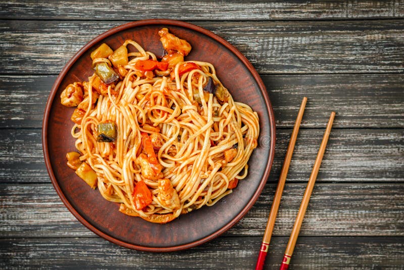 Nouilles udon au poulet et sauce asiatique douce Recette