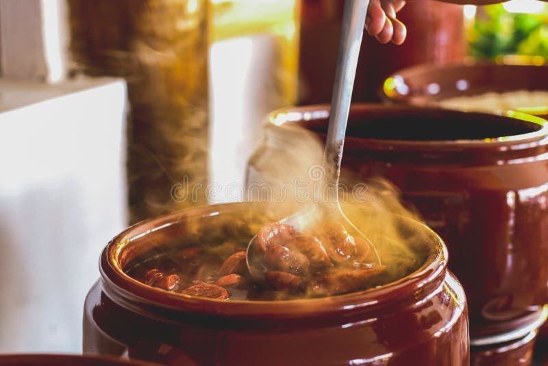 Nourriture de Feijoada de Brésilien photographie stock libre de droits Nourriture de Feijoada de Brésilien photographie stock libre de droits