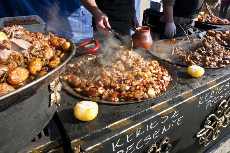 Nourriture hongroise traditionnelle à un carnaval