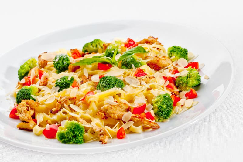 Nourriture savoureuse. Pâtes aux légumes photographie stock libre de droits