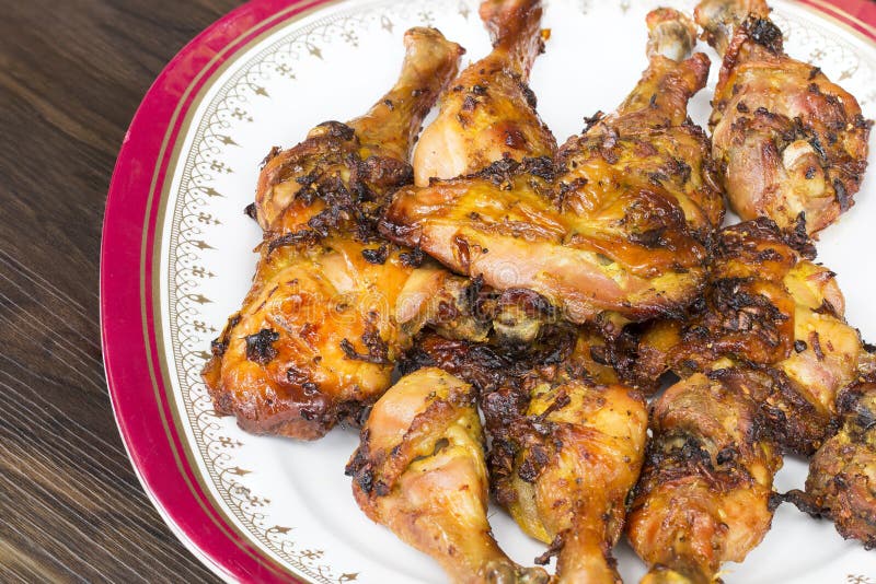 Nourriture thaïlandaise et menu traditionnel Poulet rôti avec le plat photos libres de droits Nourriture thaïlandaise et menu traditionnel Poulet rôti avec le plat photos libres de droits