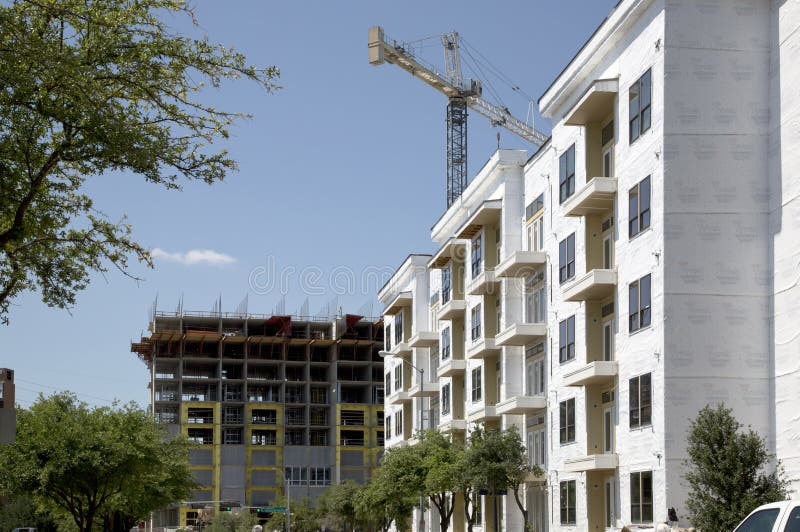 Nouveaux immeubles en construction photos libres de droits Nouveaux immeubles en construction photos libres de droits
