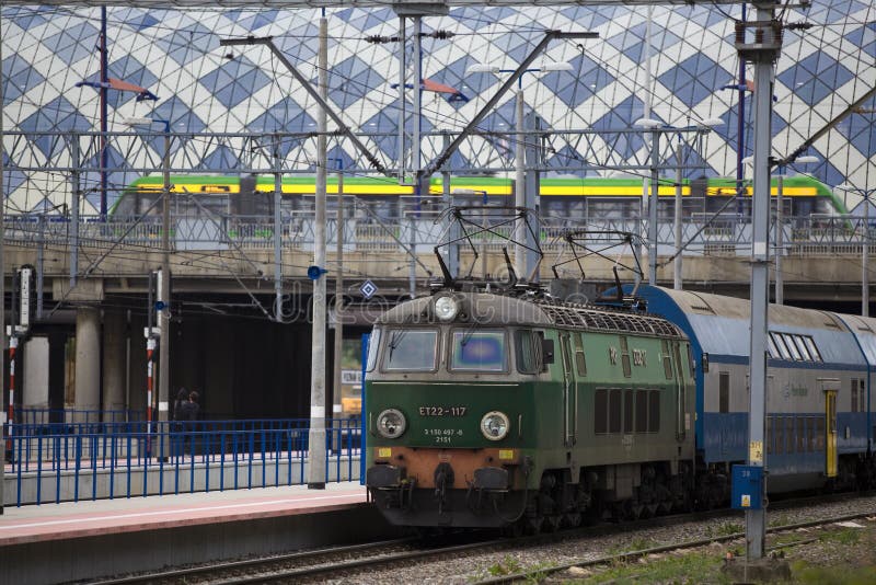 Nouvelle gare ferroviaire à Poznan image libre de droits Nouvelle gare ferroviaire à Poznan image libre de droits