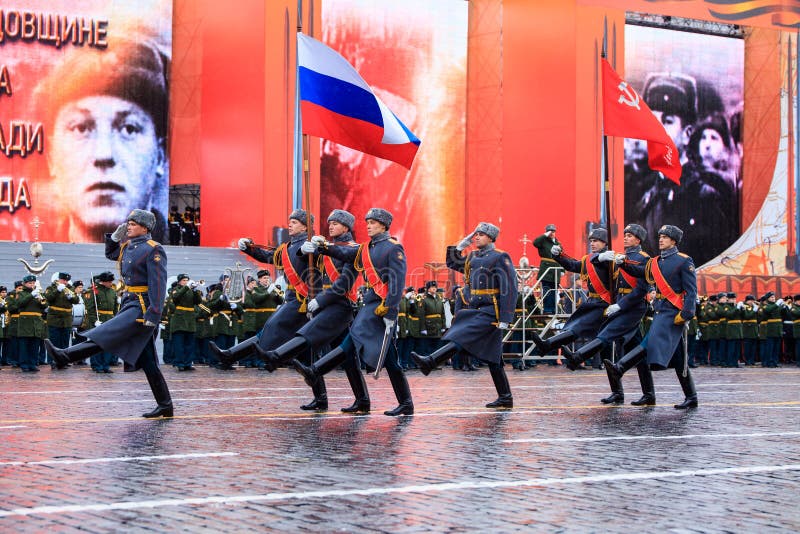 5. NOVEMBER 2016: Formelle Wiederholung der Parade, engagiert zum 7. November 1941 auf Rotem Platz in Moskau lizenzfreie stockfotos 5. NOVEMBER 2016: Formelle Wiederholung der Parade, engagiert zum 7. November 1941 auf Rotem Platz in Moskau lizenzfreie stockfotos
