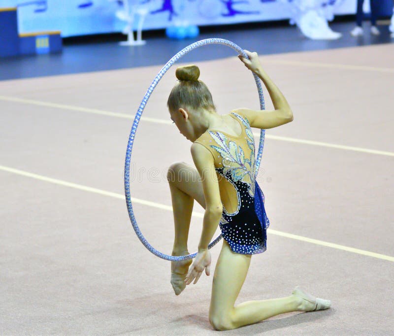 25 novembre 2017, russia : le ragazze competono nella ginnastica ritmica