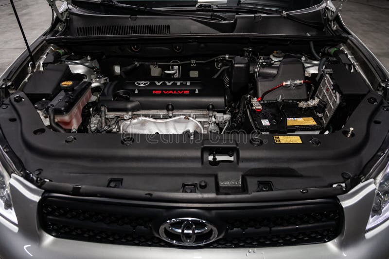 Novosibirsk, Rusland - Februari 19, 2019: Toyota rav-4 royalty-vrije stock afbeelding Novosibirsk, Rusland - Februari 19, 2019: Toyota rav-4 royalty-vrije stock afbeelding